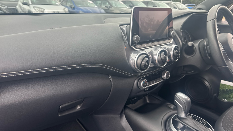 Nissan Juke 1.0 DiG-T 114 N-Connecta 5dr DCT Petrol Hatchback